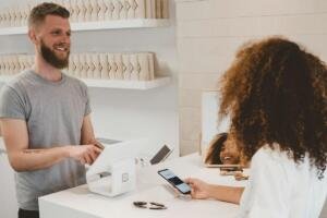 Digital payment terminal illustrating India's international UPI expansion