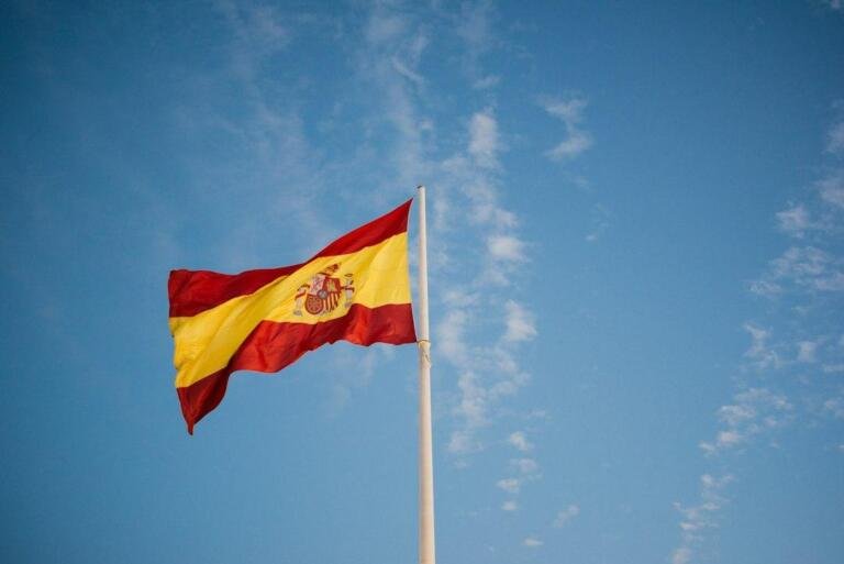 Spanish flag image for Spain snap election 2026 and Pedro Sanchez November 29 vote explainer